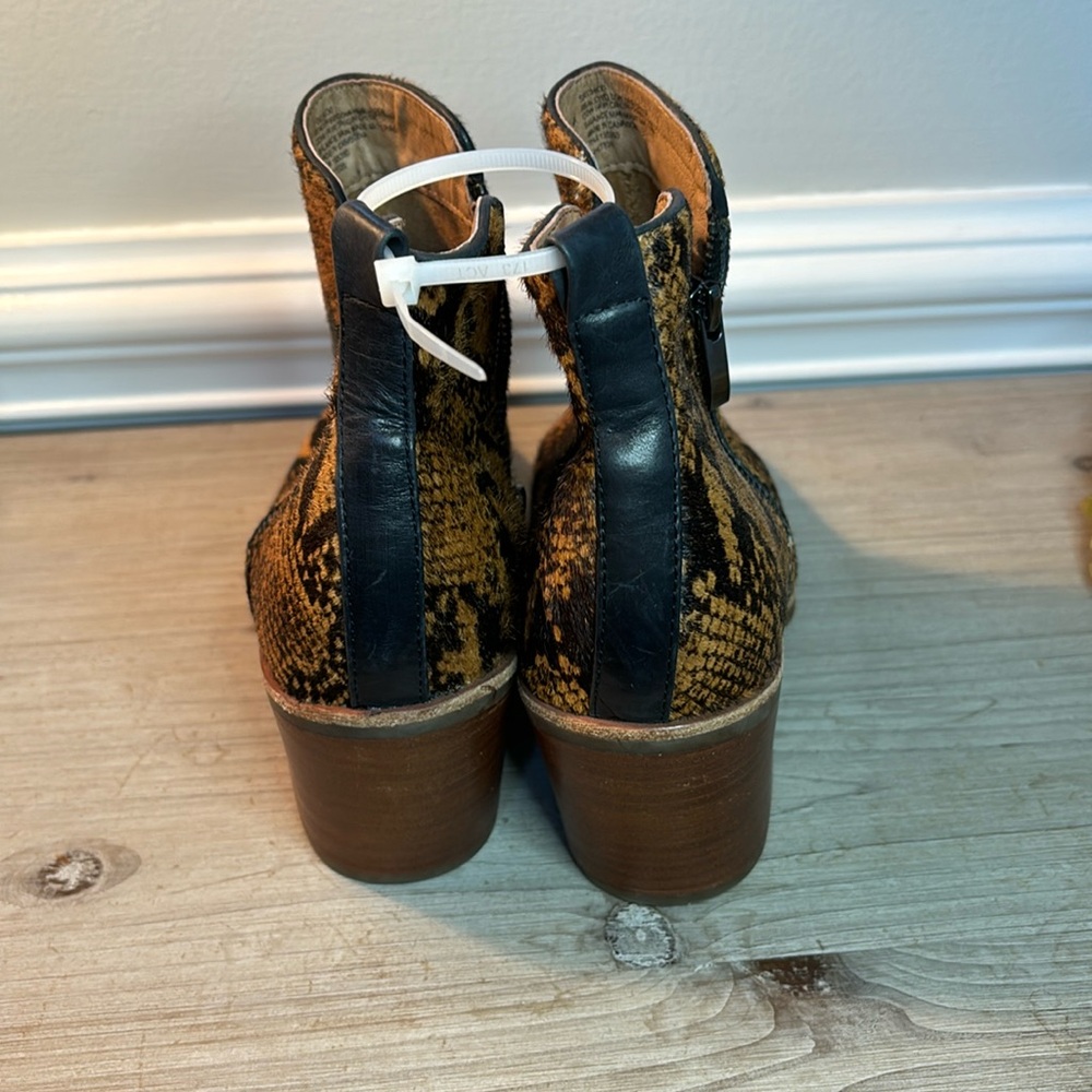 NEW Sofft Canelli Ankle Boots - Picture 3 of 7